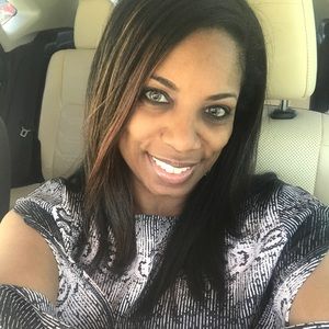 Meet your Posher, Devona